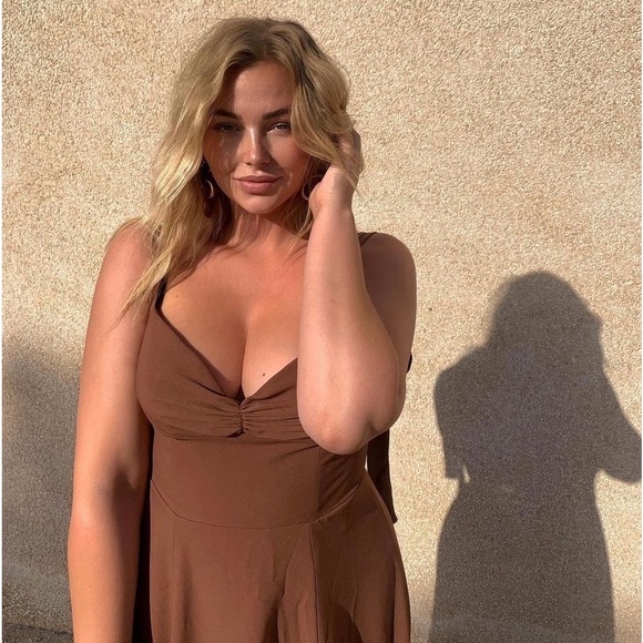 HOUSE OF CB 'Alicia' Cocoa Midi Sundress - Picture 6 of 13